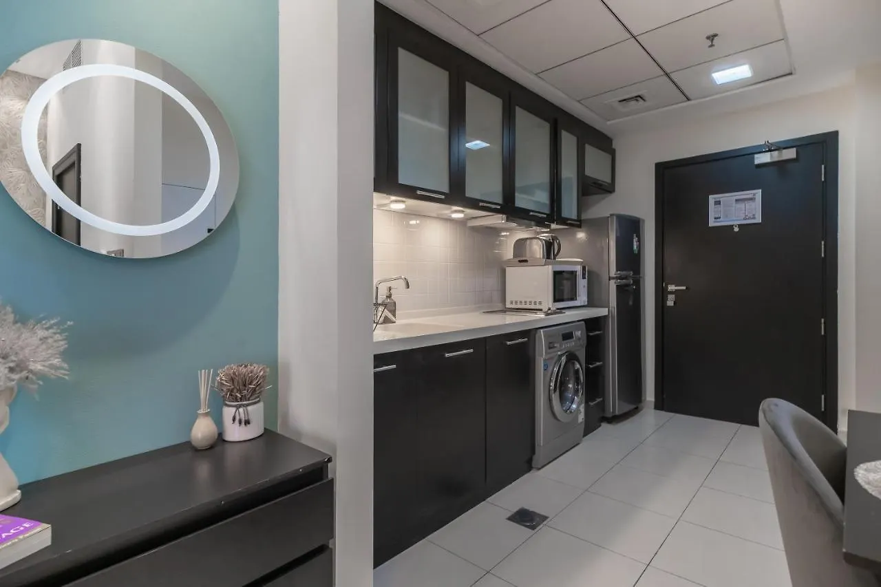 Higuests - Cute Studio With Balcony, 5-Min To The Beach Dubai
