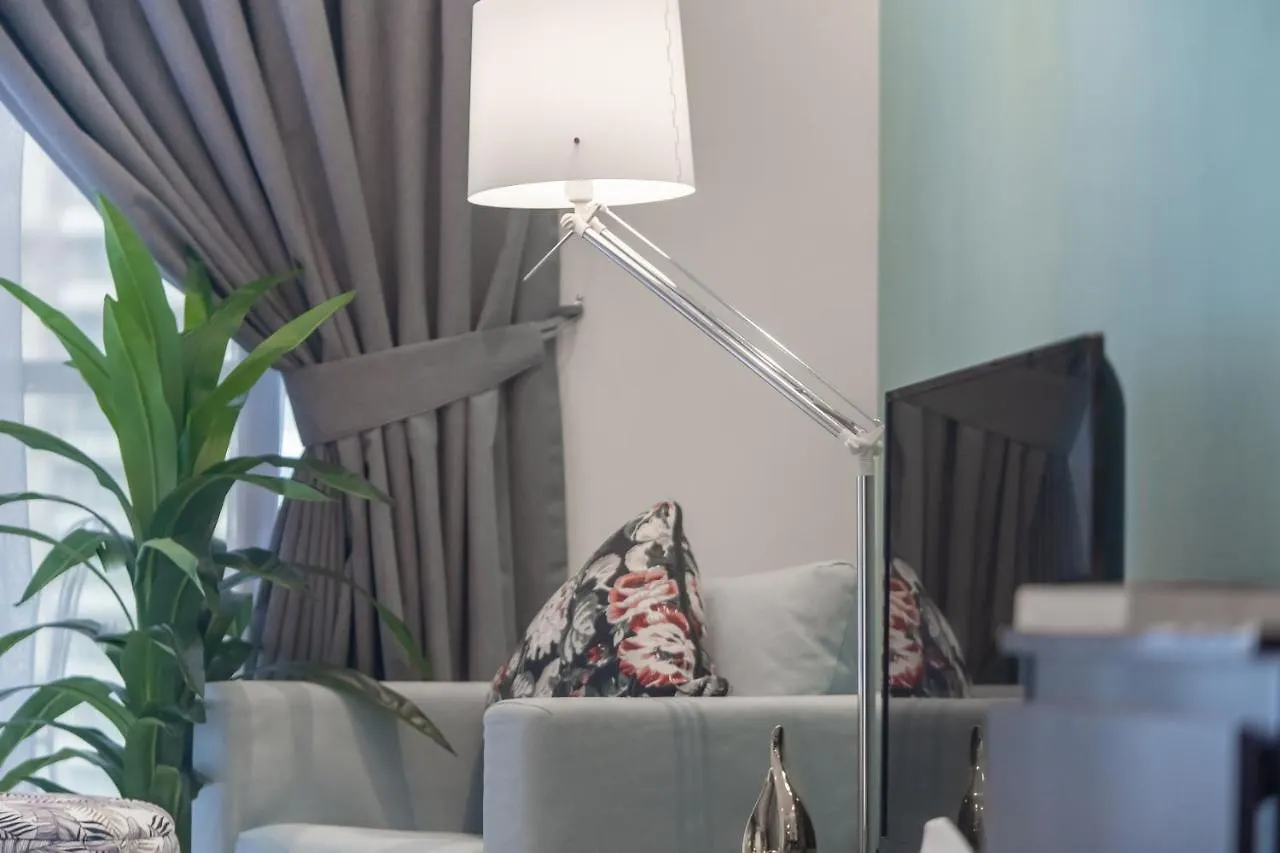 Higuests - Cute Studio With Balcony, 5-Min To The Beach Dubaj Apartament